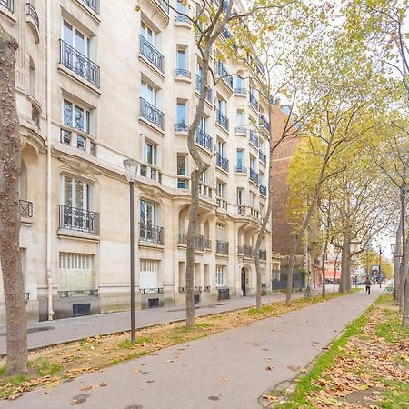 Paris Eiffel Studio Exterior photo