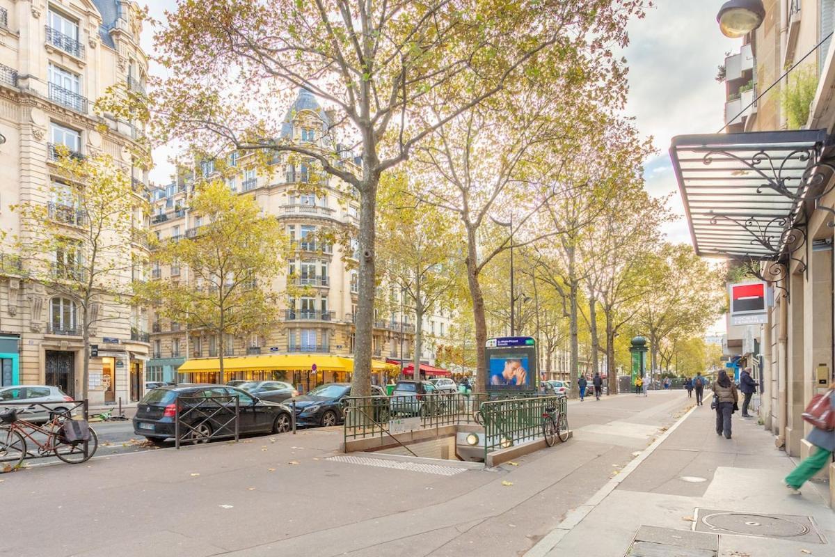 Paris Eiffel Studio Exterior photo